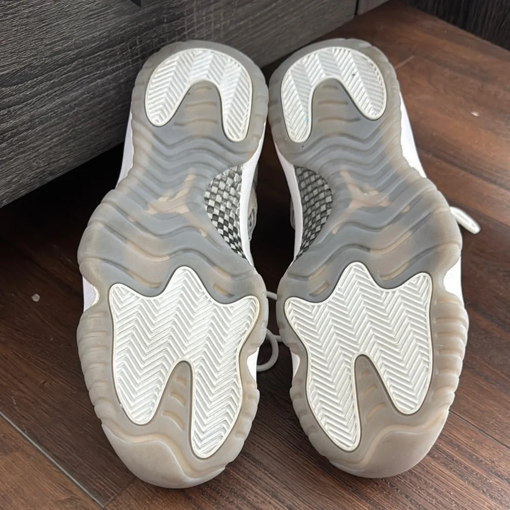 Jordan Men’s Size 8.5 Air 11 Retro Low Sneakers just few marks on right foot.